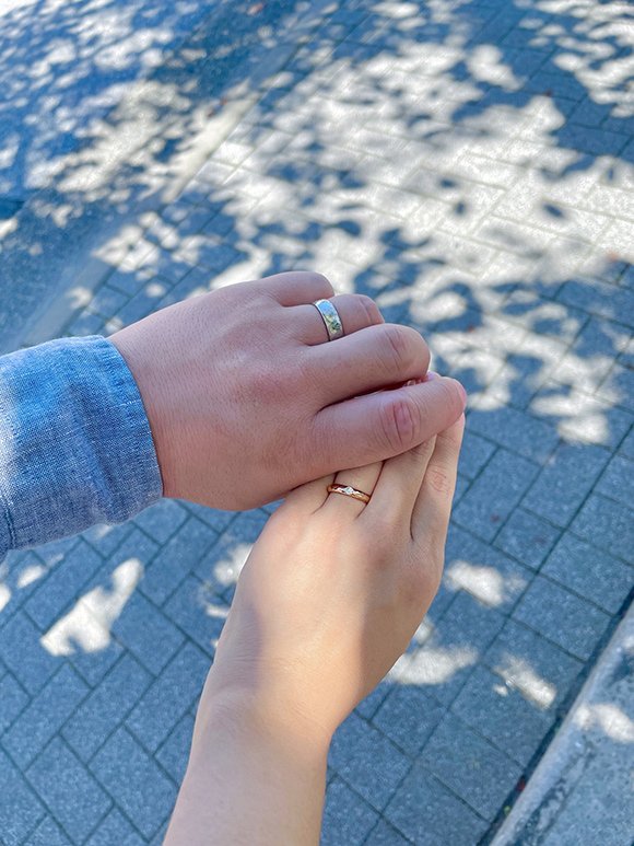 オーダーメイドデザインとフィット感、さらに丈夫であることが決め手に。 | アクレードの鍛造指輪が選ばれる理由