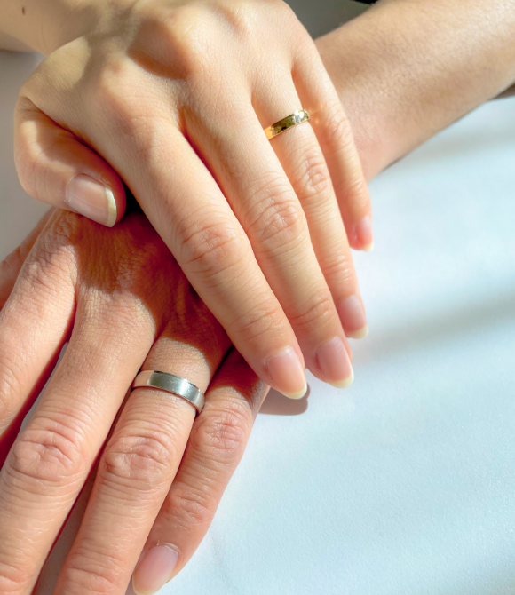 シンプルだけどシンプル過ぎない ずっと着けるものだからこそ、こだわりを目に見える形に