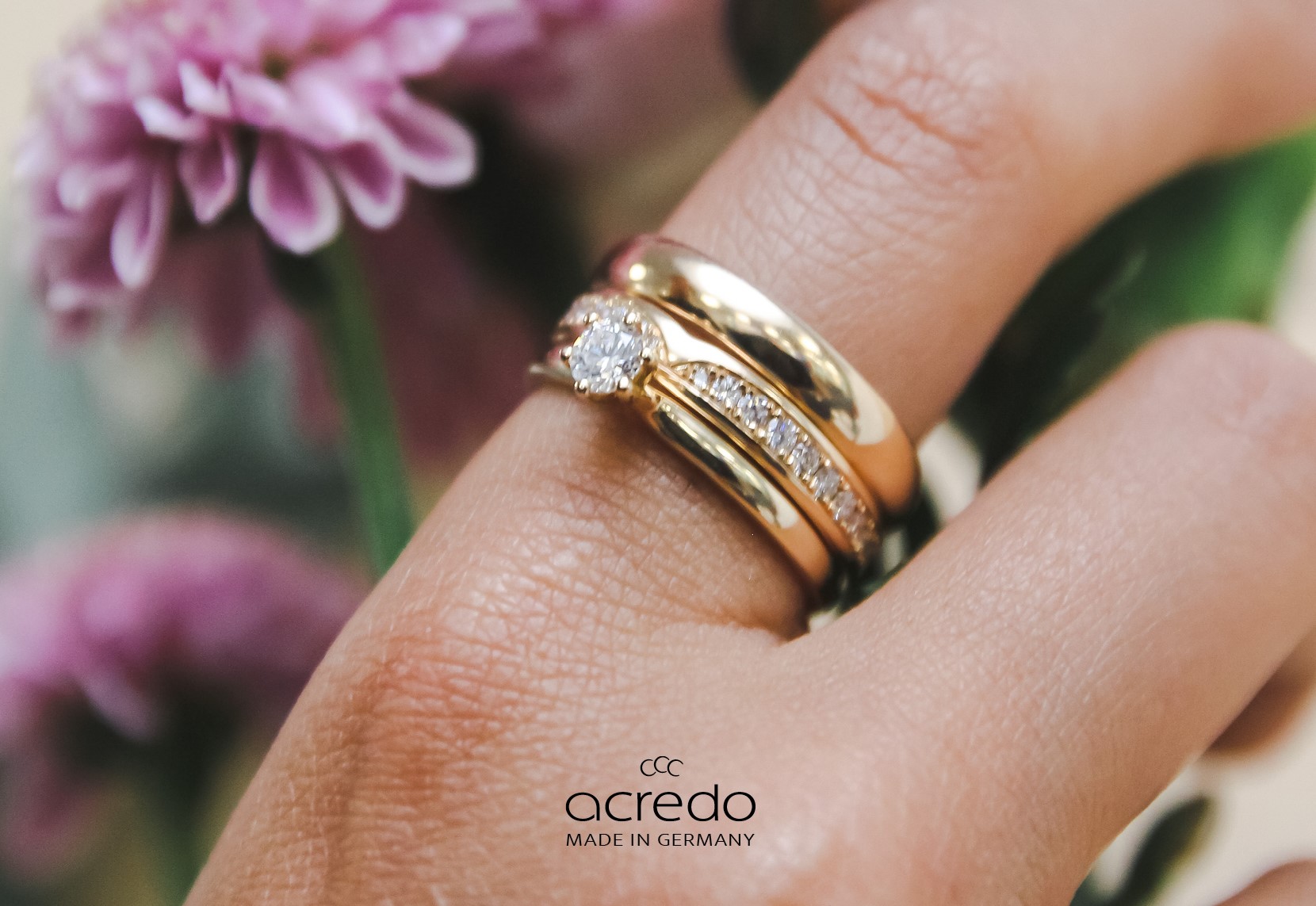 婚約指輪を永く楽しみたい方に。<br>結婚指輪との重ねづけで、より手元に華やぎを